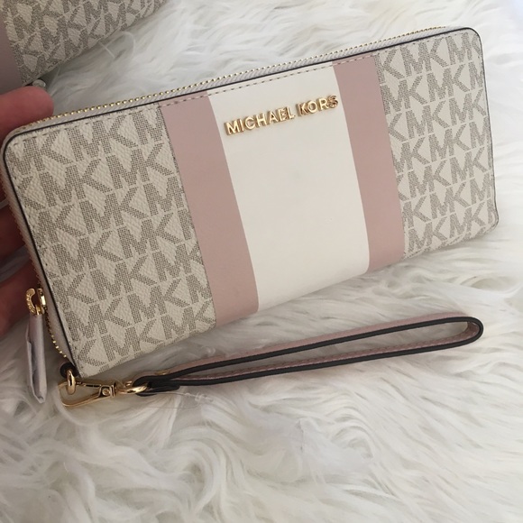 Last 1✨Michael Kors jet set LG continental wallet - Picture 3 of 8